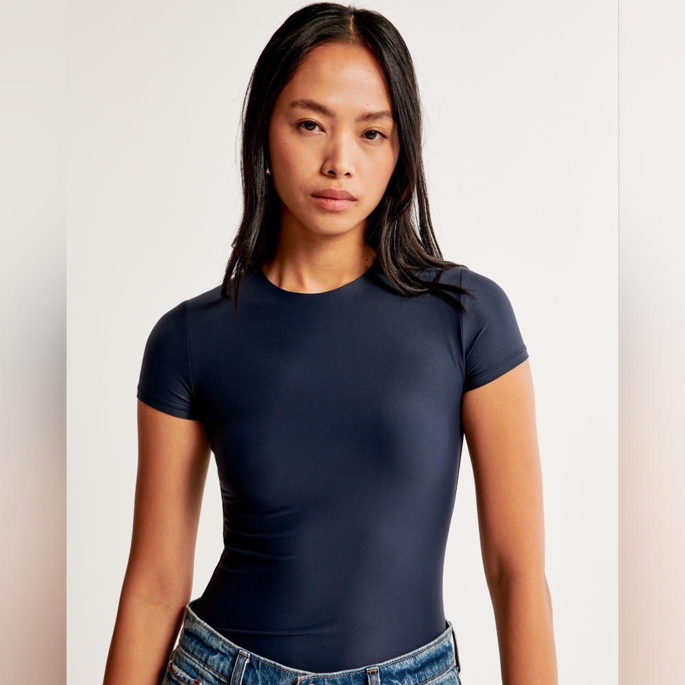 Abercrombie & Fitch Soft Matte Seamless Tuckable Baby Tee